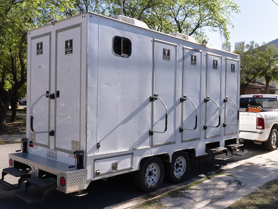 Camper Baños Film Wagons